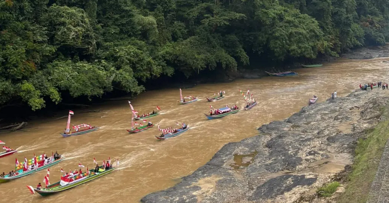 HUT RI di PLBN Labang Sungai Pansiangan Semarak