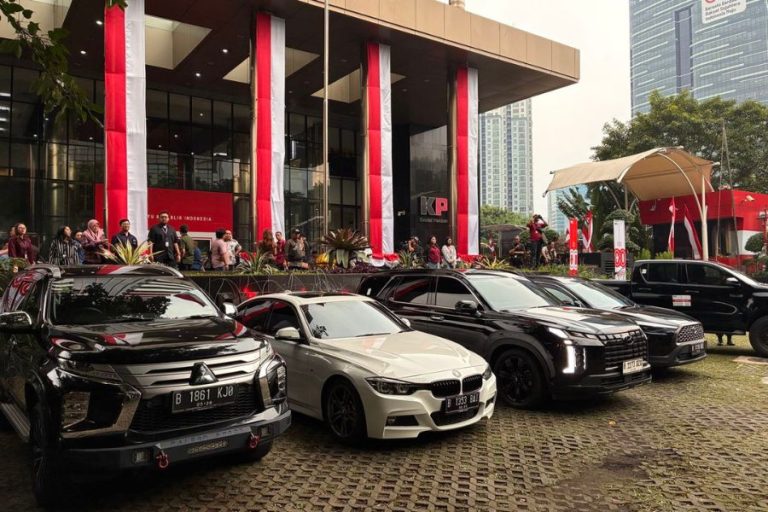 Immanuel Ebenezer mobil mewah