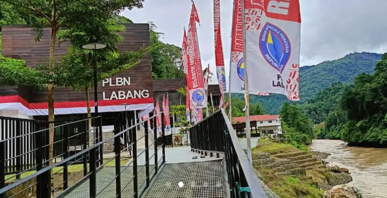 Merah Putih Sambut HUT ke-80 RI di PLBN Labang